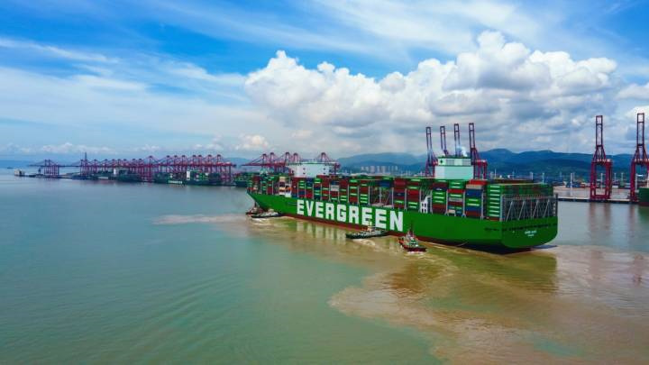 Ningbo Zhoushan துறைமுகம் உலகின் மிகப்பெரிய கொள்கலன் கப்பலான Changyi உடன் இணைகிறது